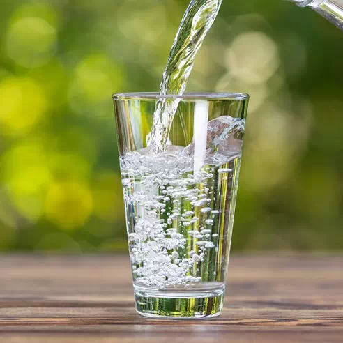 Вода из скважины: преимущества и недостатки использования для питья и бытовых нужд